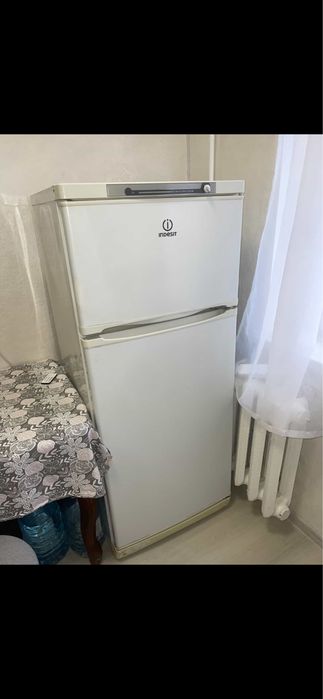 Продам холодильник