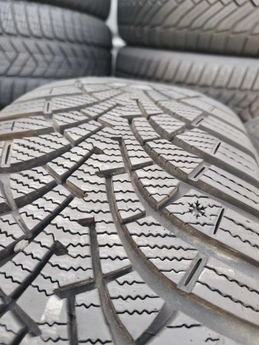 zima Goodyear 205/55/16 z 7.4mm 2019r 2szt