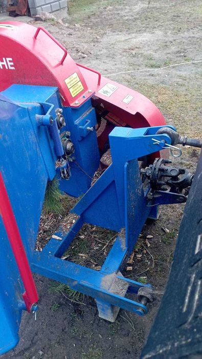 Подрібнювач деревини (щепоріз)