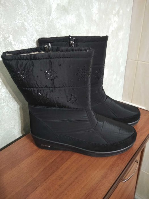 Взуття жіноче зимове
