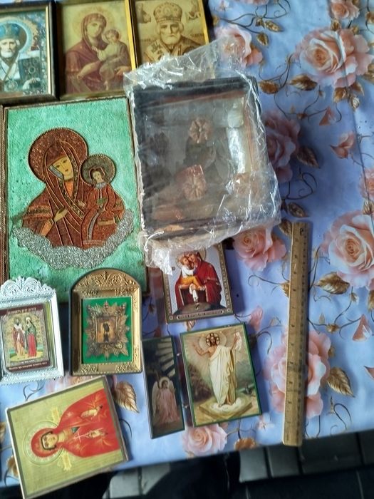 Продам Старинные иконы цена за все