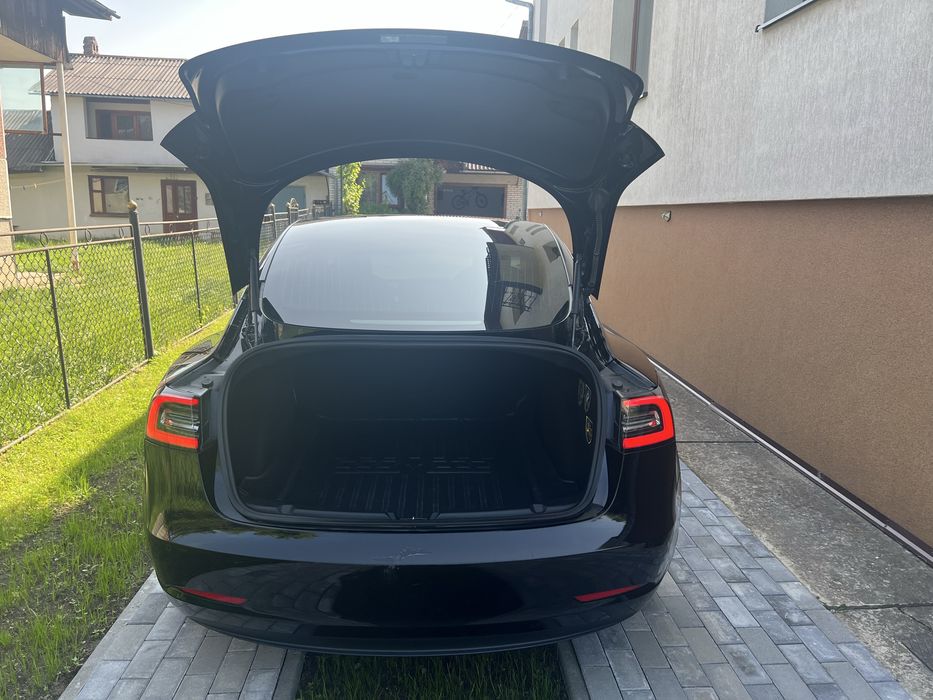 Tesla model 3 mid range CCS2
