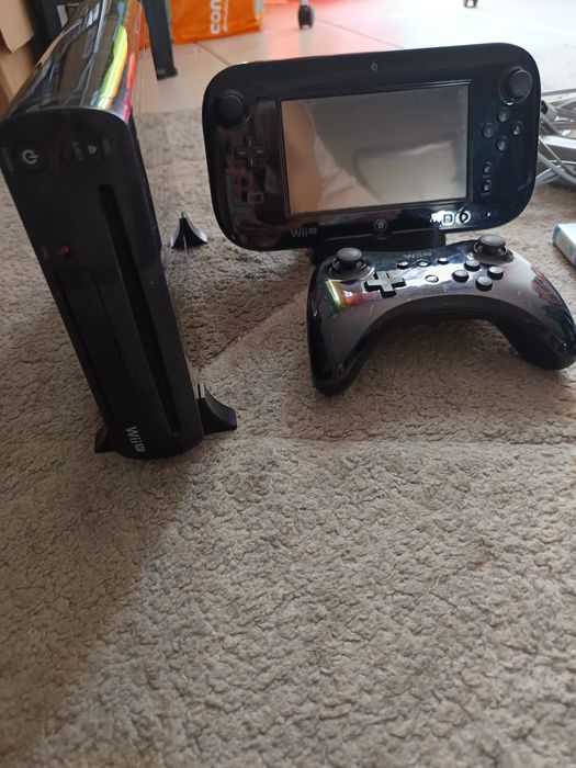 Nintendo Wii U + GamePad + Pro Controller + 3 Jogos