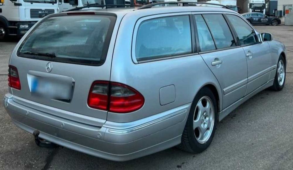 Mercedes Benz, DaimlerChrysler D Kombi 2002
