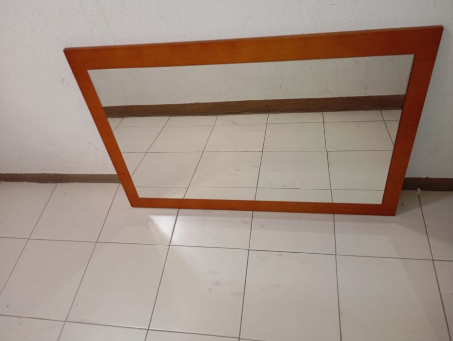 Espelho de cerejeira