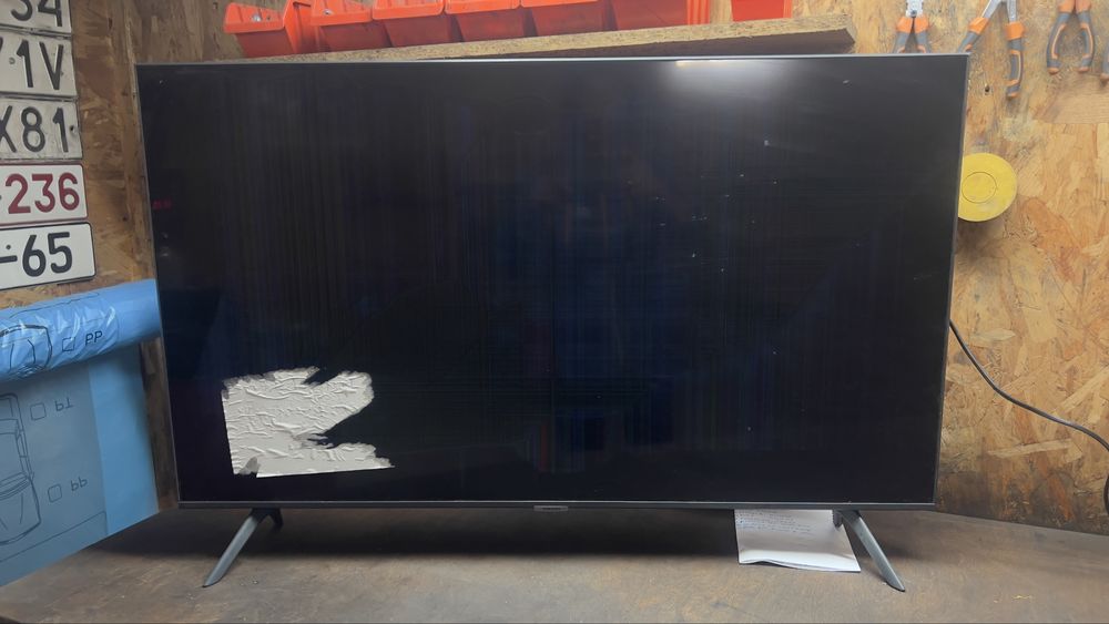 Samsung UE43AU7192U Uszkodzony