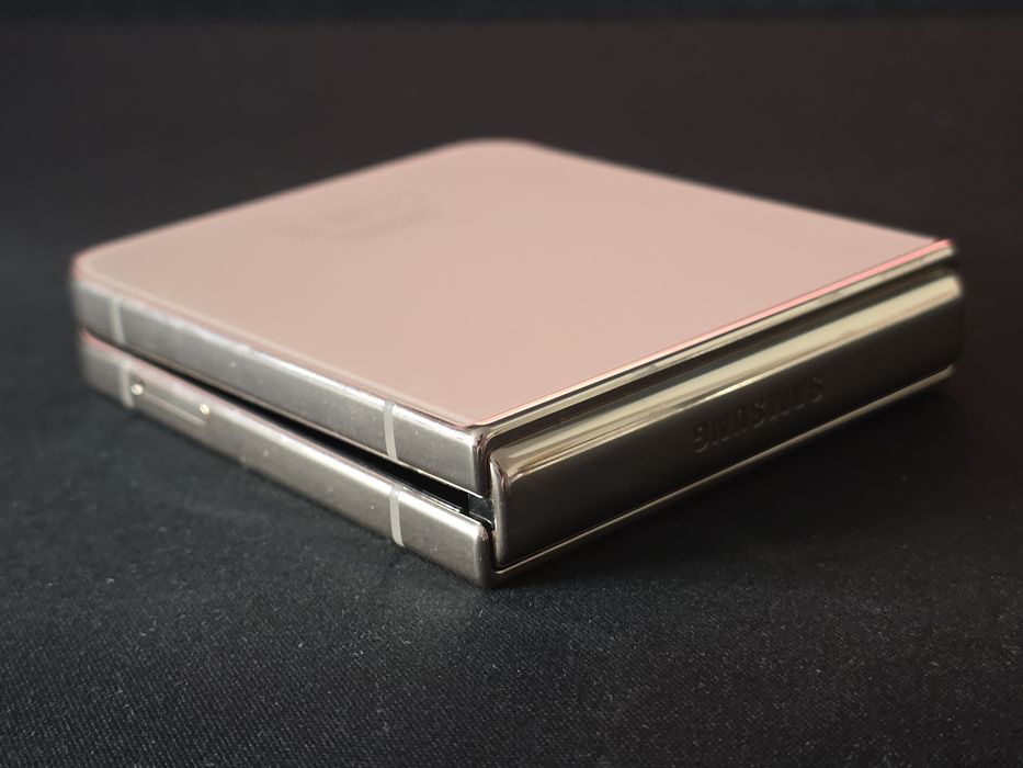 Samsung Galaxy Z Flip 4 uszkodzony ekran