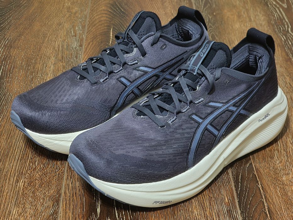 Оригінал 100% чоловічі кросівки Asics Nimbus 27  EURO 44.5