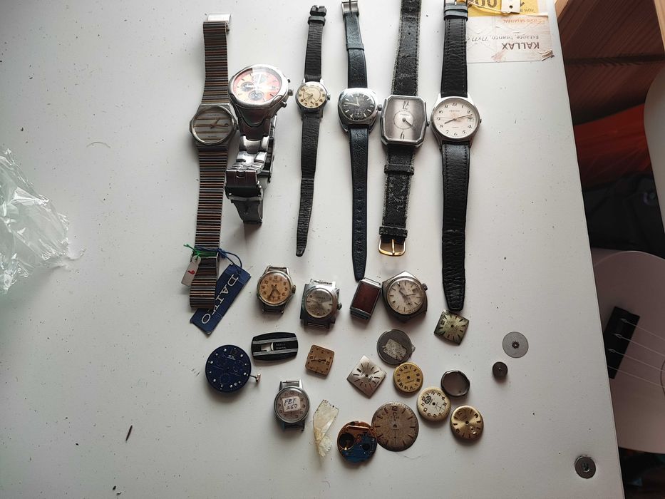 Lote de relógios para peças ou reparação