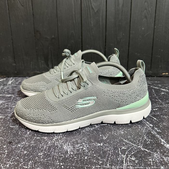 Легенькі пінні кросівки Skechers 39 розмір 26 см
