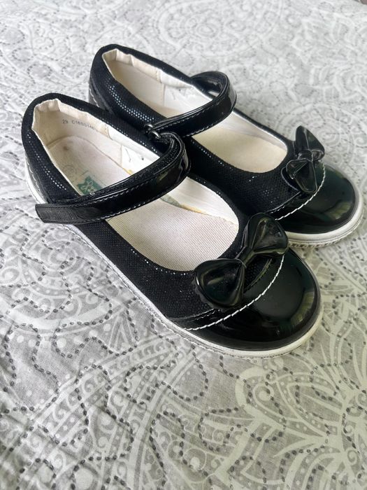 Дитяче взуття дівчинка