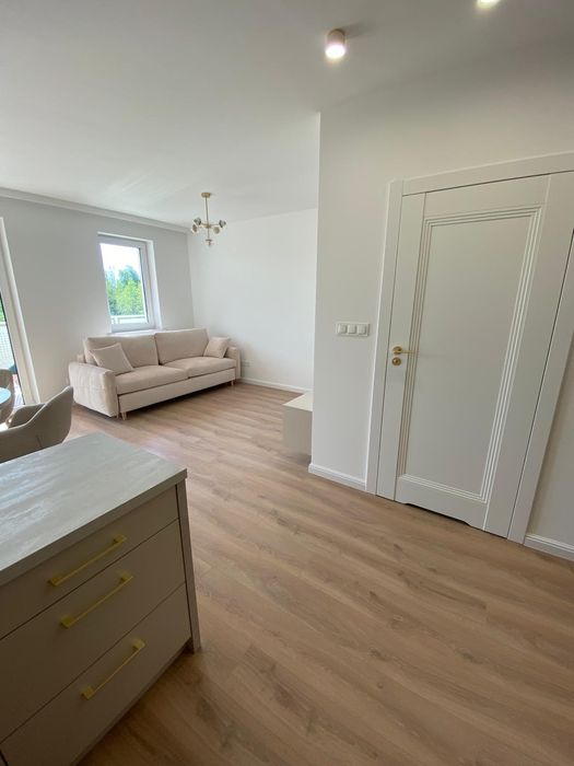 Nowy blok, świeżo po wykończeniu, balkon - Widok 3