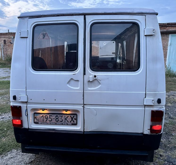 Renault Trafic 2.5 дизель 7л по місту