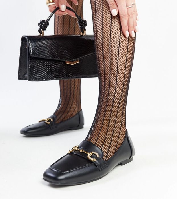 Czarne mokasyny z klamerką Areebah