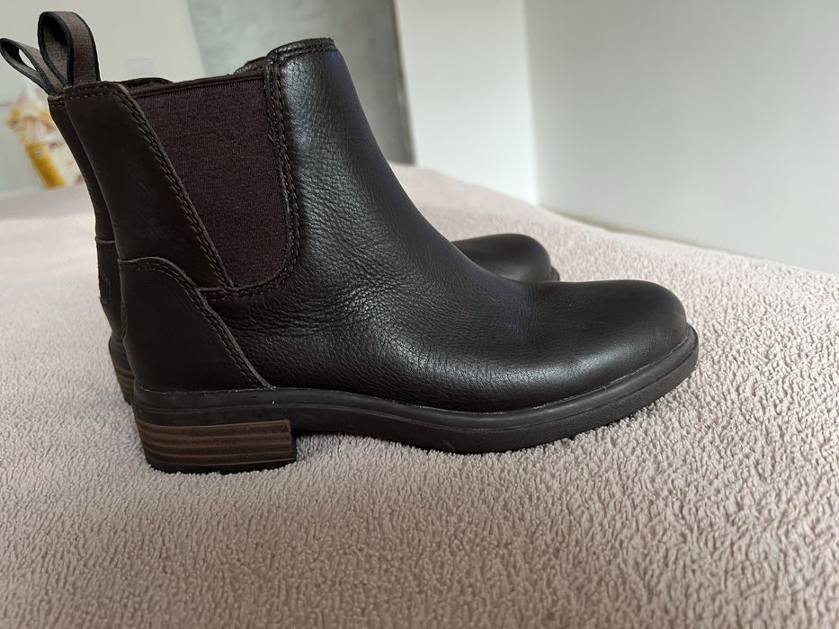 Продам нові оригінальні челсі ugg 36розмір