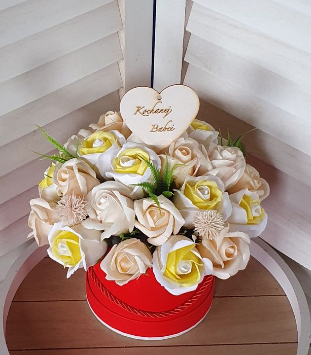 Flower box róże mydlane Kochanej Babci