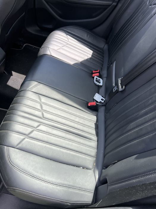 Peugeot 308 t9 шкіряний салон сідушки.