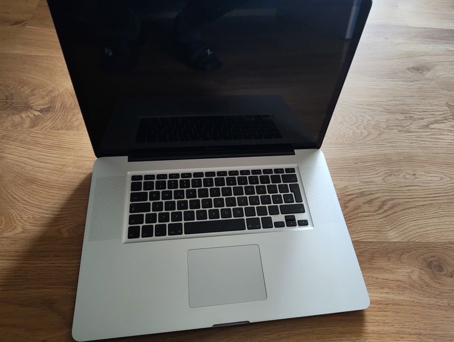 Apple MacBook pro A1297