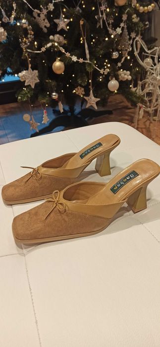 Zamszowe buty/klapki 36