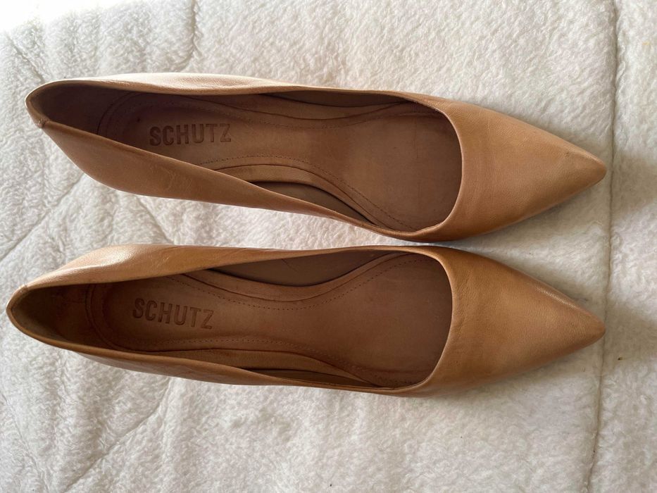 Scarpin Schutz de pele