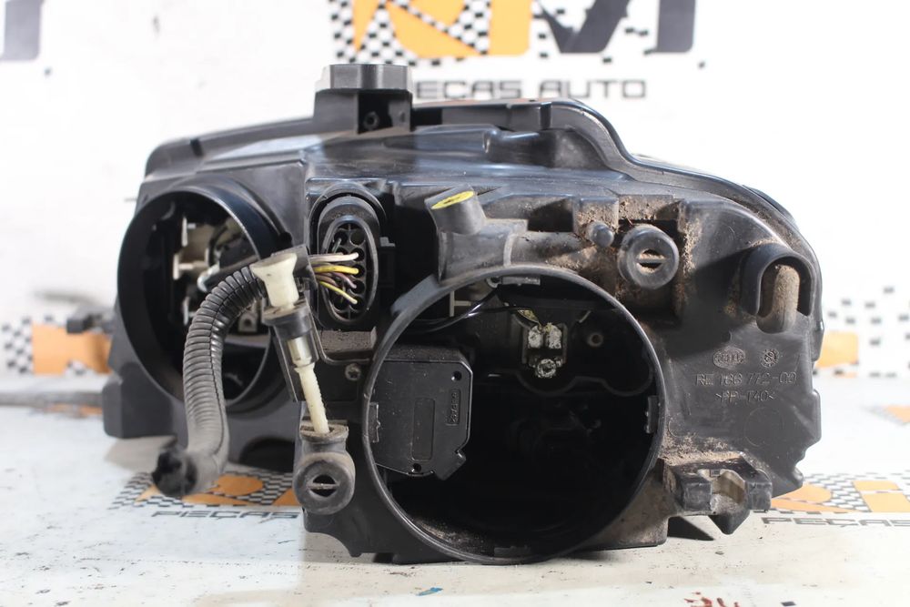 Ótica / farol direita AUDI A3 (8P1)