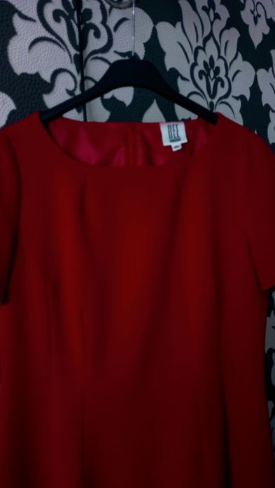 Czerwona mini/midi BEE 40