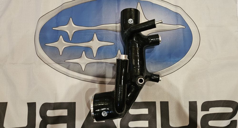 Силіконовий патрубок турбіни(самка) до subaru impreza WRX/STI GC8.