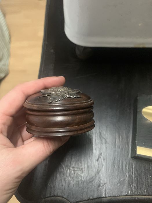 Guarda joias em pau santo com aplicação em prata