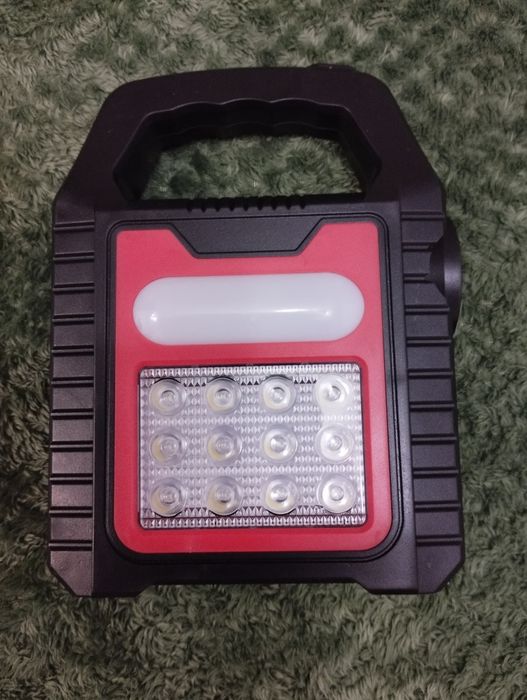 Фонарь кемпинговый с солнечной батареей.