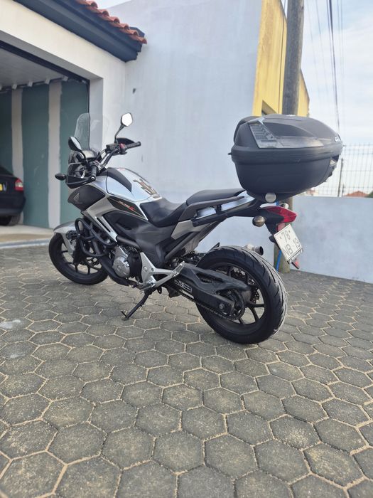 Honda  NC  700x.