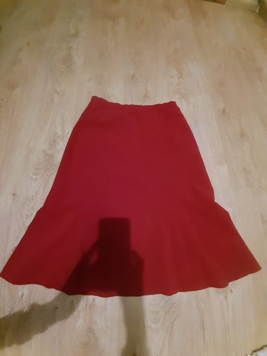 Гарна жіноча спідниця