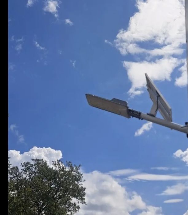 Duża solarna metalowa lampa uliczna LED panel solarny 45cm x 35cm