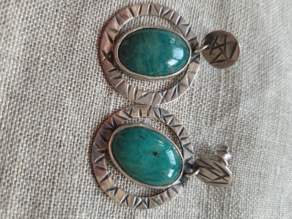 Kolczyki srebrne 925 z zielonym kamieniem