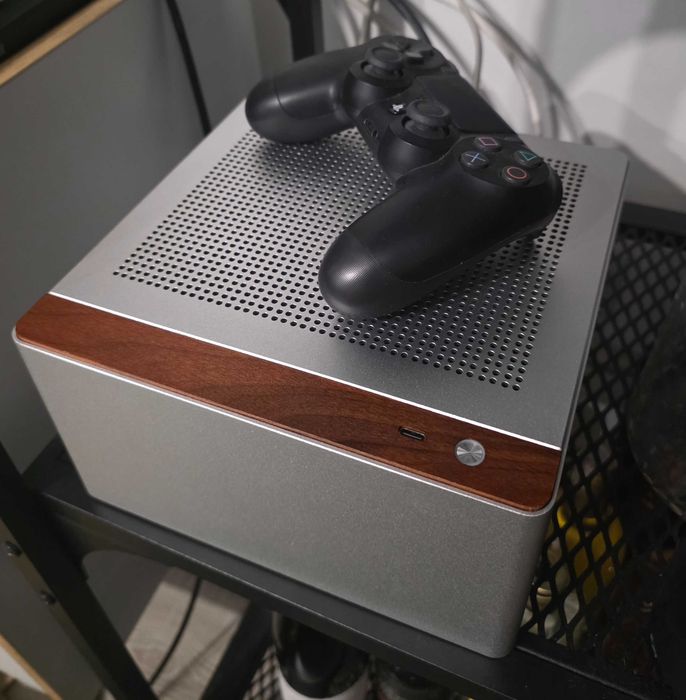 Mini komputer RTX 5060, 32gb ram, I3-12100f, jonsbo nv10