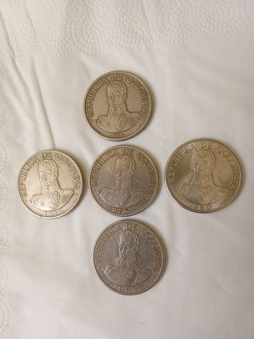 Moedas (5) PESOS de COLOMBIA 1974/1976/1977/1979/1980