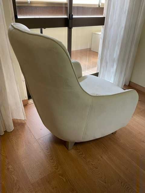 Elegante poltrona bege/cinza - como nova