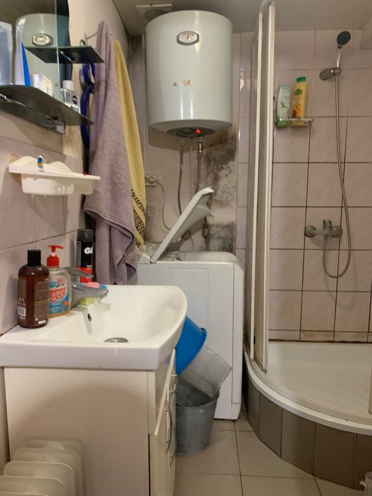 Дві частини будинку