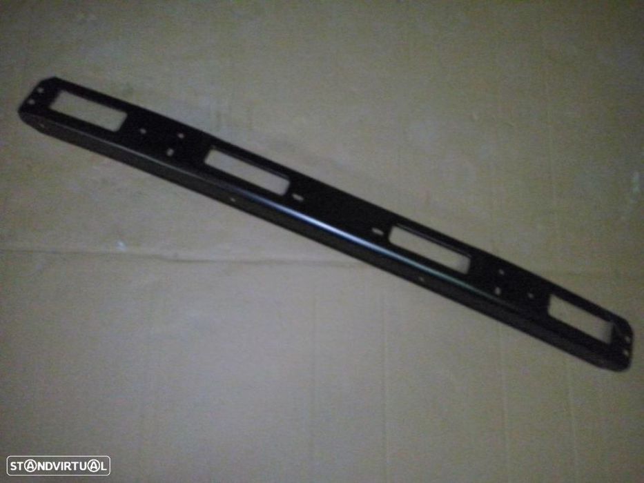 Parachoques frente cromado Toyota Hilux LN40 1980-1983 Novo