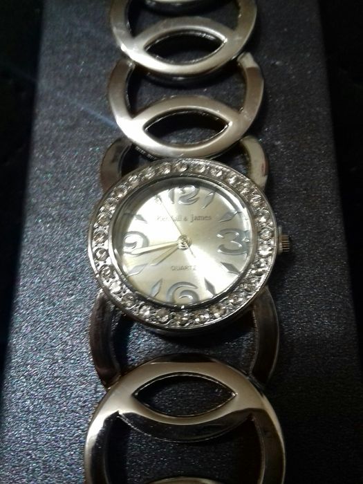 Часы наручные женские новые (Испания)