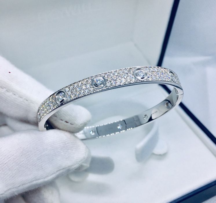 Золотой браслет Cartier Love с Бриллиантами 4.2 карат.