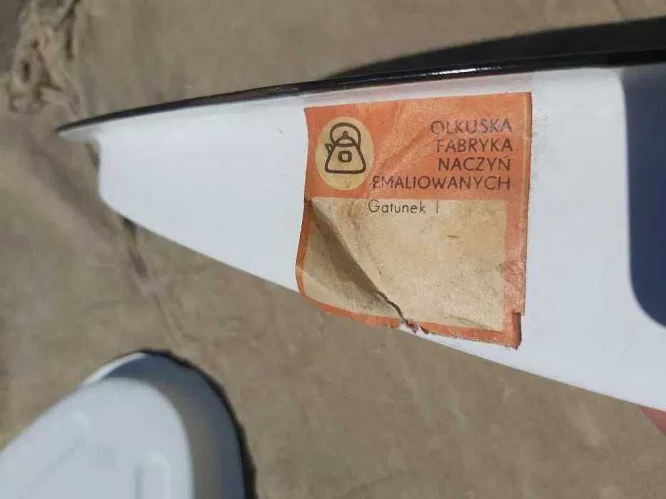 Nieużywany basen sanitarny emaliowany metalowy