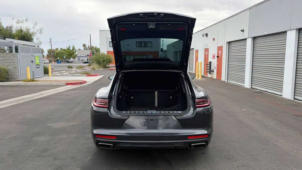 Porsche Panamera      2018
