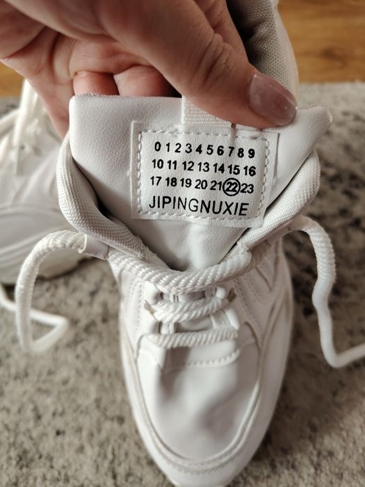Buty na koturnie