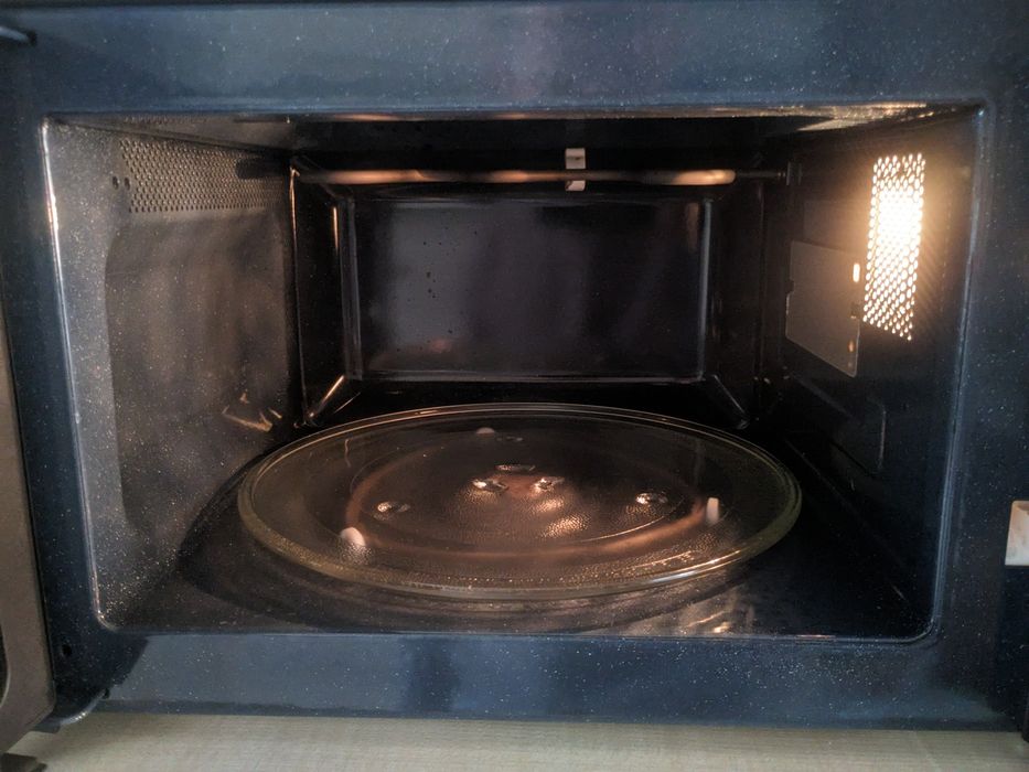 Kuchenka mikrofalowa Samsung GE83X