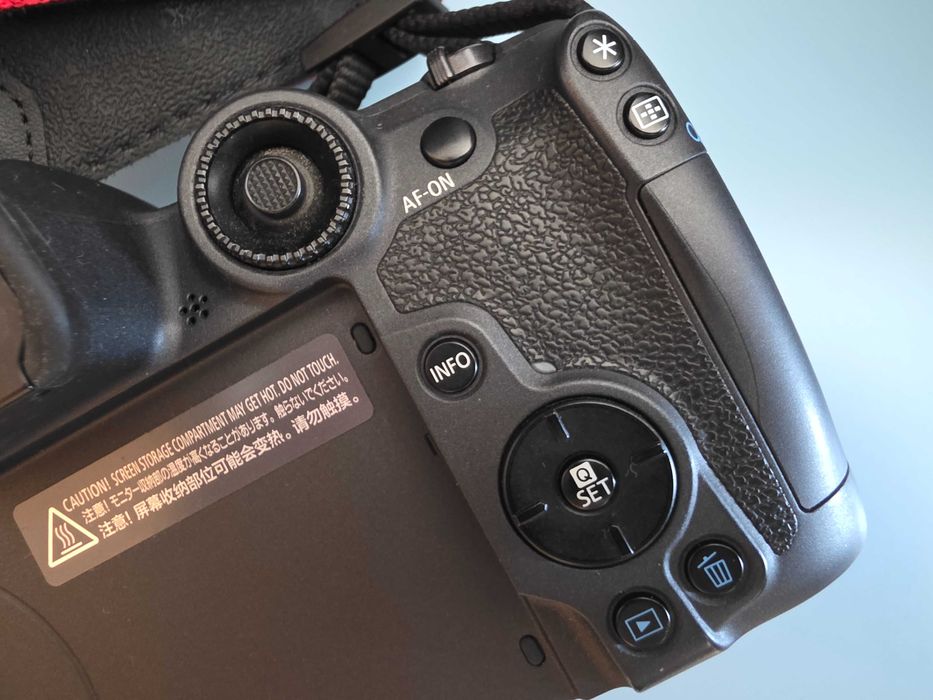 Câmara fotográfica Canon R7