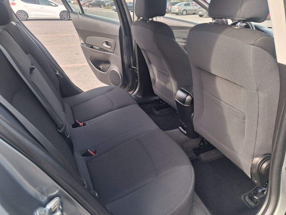 Chevrolet Cruze 2011r 1.8benz sprowadzony zarejestrowany w Polsce klimatronik ,idealny do lpg