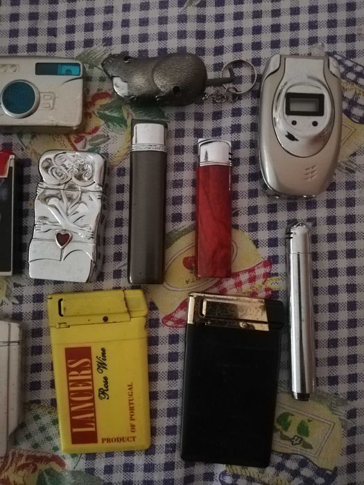 39 isqueiros clippers diversos etc
