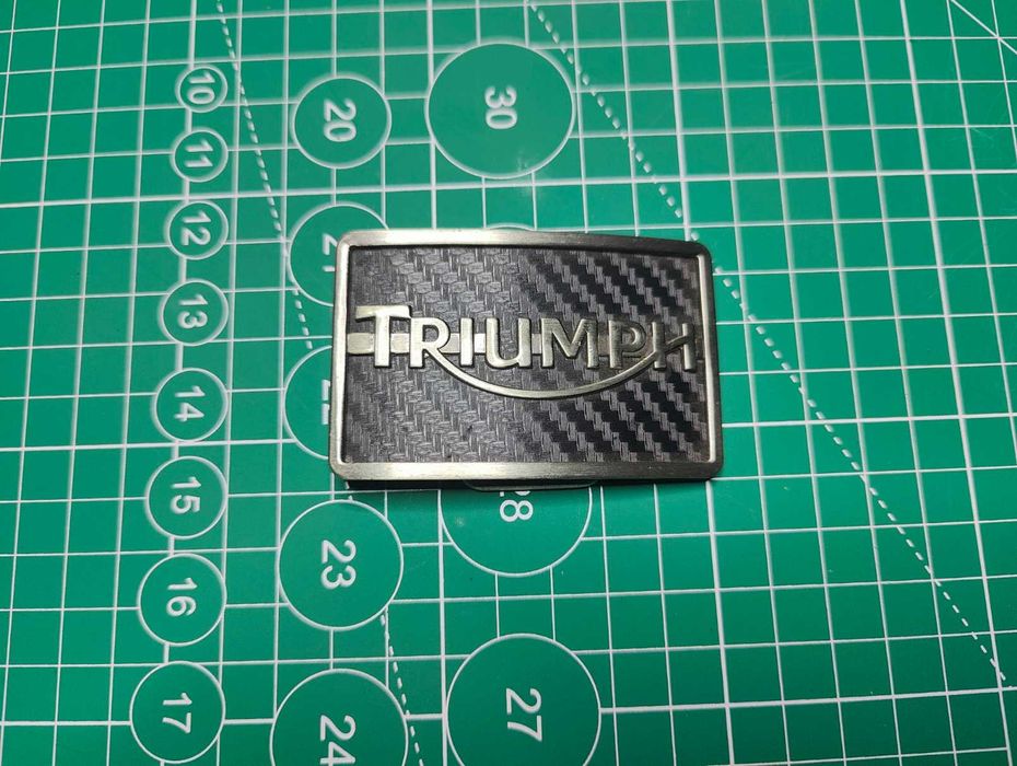 TRIUMPH klamra sprzączka do paska oryginalna CARBON LOGO