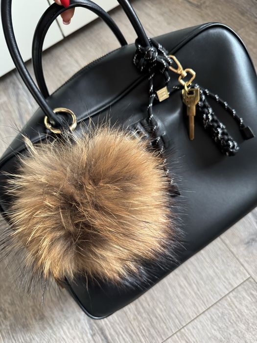 Брелок мех бумбон