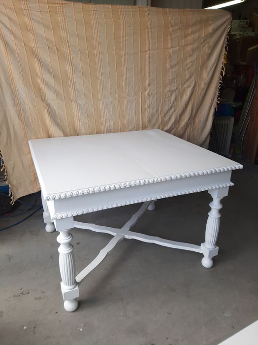 Mesa antiga branco